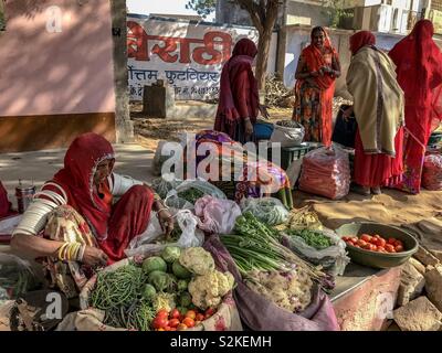 Vendeur de légumes à jalore près d'Udaipur rajasthan Inde Banque D'Images