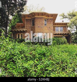 Jusqu'à l'égard d'une maison dans le quartier historique du parc Ansley, Atlanta, Georgia, United States Banque D'Images