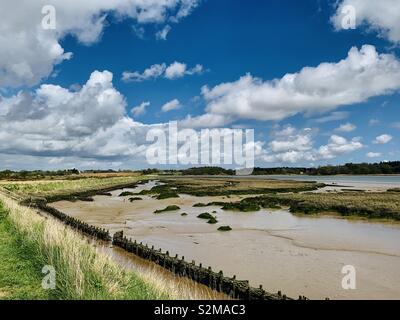 Martlesham, Suffolk, UK - 26 Avril 2019 : après-midi de printemps lumineux de la rivière Deben. Banque D'Images