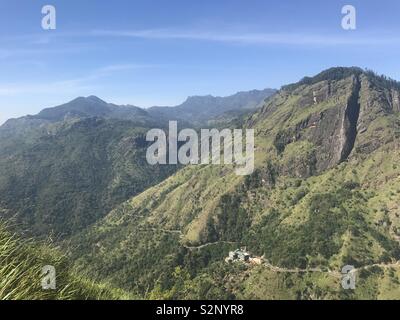 Vue depuis le pic d'Adam peu, Ella, Sri Lanka Banque D'Images