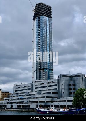 Londres, Royaume-Uni - 15 juin 2019 : gratte-ciel imposants à Canary Wharf. Banque D'Images