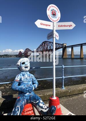 Oor Wullie statue au Forth Bridge, South Queensferry Ecosse Banque D'Images