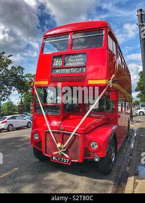 Fête de mariage routemaster bus double étage Banque D'Images