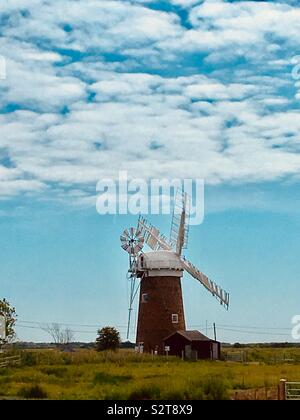 Pompe éolienne Horsey, Norfolk Broads, East Anglia, Angleterre, Banque D'Images