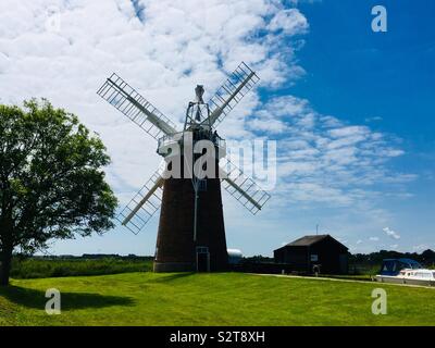 Pompe éolienne Horsey, Norfolk Broads, East Anglia, Angleterre. Banque D'Images