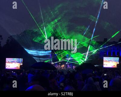 Concert avec des lumières laser Banque D'Images