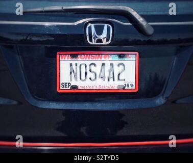 La plaque d'immatriculation vanité N4A2 alias Nosferatu sur noir avec garniture rouge voiture voiture vampire basé sur roman d'horreur à succès de Joe Hill Banque D'Images