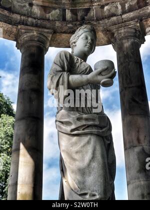 St Bernard's well statue d'Hygieia, Édimbourg Banque D'Images