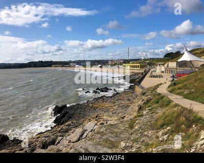 Whitmore Bay, marée haute, Barry Island, South Wales, août. Banque D'Images