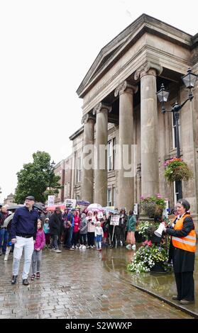 Macclesfield Market Place protester contre le coup d'arrêt de protestation à l'extérieur de Macclesfield Town Hall, 02 Septembre 2019 Banque D'Images