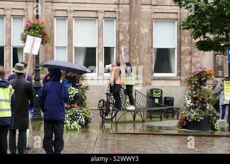 Macclesfield Market Place protester contre le coup d'arrêt de protestation à l'extérieur de Macclesfield Town Hall, 02 Septembre 2019 Banque D'Images