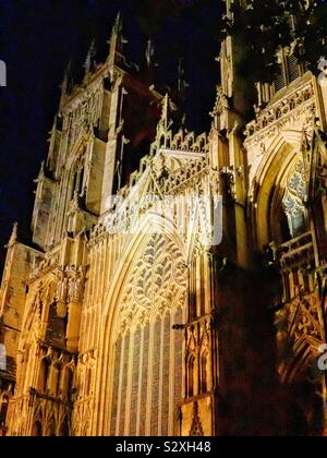 La cathédrale de York West end de nuit Banque D'Images