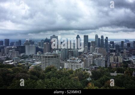 Montréal vu du Mont Royal Park Banque D'Images