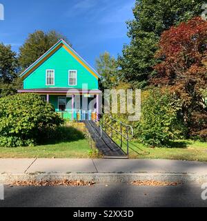 Septembre voir d'une maison colorée dans Conway, Massachusetts, United States Banque D'Images