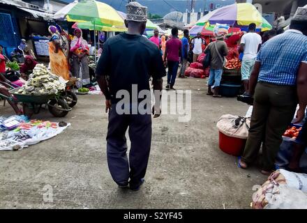 Le marché vibrant à Moroni, Comores. Banque D'Images