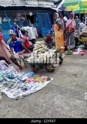 Le marché vibrant à Moroni, Comores. Banque D'Images