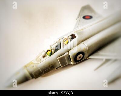 Modèle en plastique Airfix 1/72 F4 Phantom Guerre froide fighter jets d'affaires. Banque D'Images