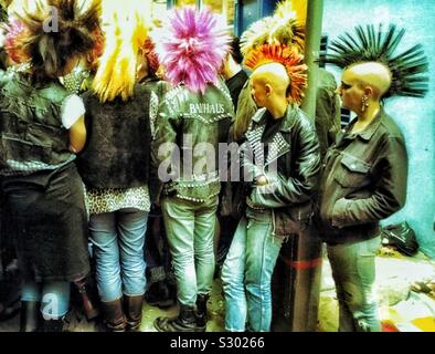 Les Punks en couleur Banque D'Images