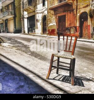 Chaise sur steer, Favara, Sicile, Italie, 2018 Banque D'Images