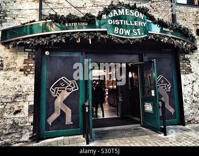 Entrée de Jameson Distillery Tour, Bow Street Dublin en Irlande Banque D'Images