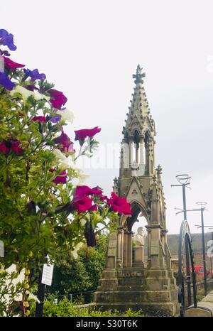 Le Monument des paniers de fleurs et Murray dans High Street, Tain, Highland, en Écosse. Un bâtiment classé de catégorie B Banque D'Images