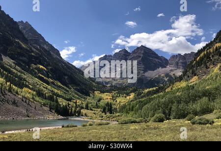 Maroon Bells spectaculaires montagnes près de Aspen, Colorado. Banque D'Images