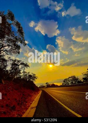 Rb, visiter l'Australie, en vélo, par le biais de Gippsland, Cann River, Cooma, Corryong, voyageur, biker,motos, de l'Australie, le tourisme, thermocycleurs paradise Banque D'Images