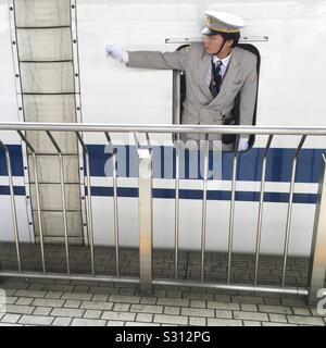 Shinkansen, ou Bullet Train à Kyoto, au Japon. Banque D'Images