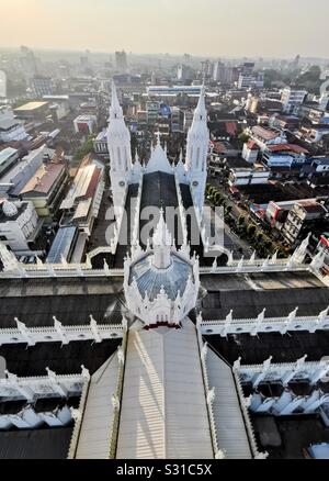 Basilique Notre Dame de Dolours syro-malabare Eglise en Thrissur, Inde. Banque D'Images