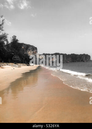 La plage de ao nang - éditer Banque D'Images