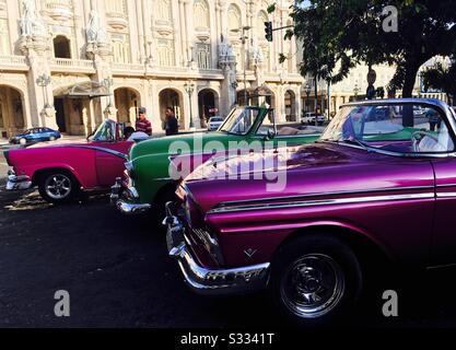 Voitures américaines classiques des années 1950 à la Havane, Cuba. Banque D'Images