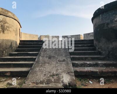 Une vue partielle du fort avec des marches- Palakkad Tipu Sultan fort situé au coeur de Palakkad - l'époque ancienne a utilisé cette zone pour surveiller les intrus ennemis - c'est une destination touristique Banque D'Images