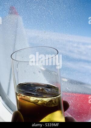 Jus de pomme sur l'A330 Virgin Atlantic Banque D'Images