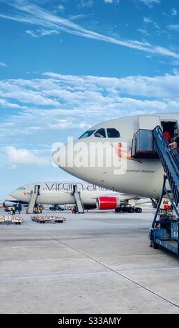 Airbus A330-233 de Virgin Atlantic à l'aéroport international Grantley Adams, Barbade Banque D'Images