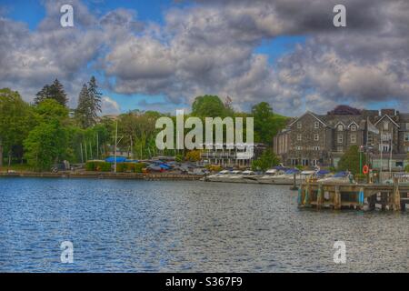 Lac windermere dans le district des lacs de Cumbria Banque D'Images