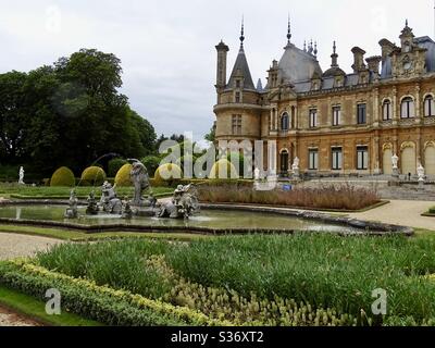 Jardins du manoir de Waddesdon après verrouillage Banque D'Images