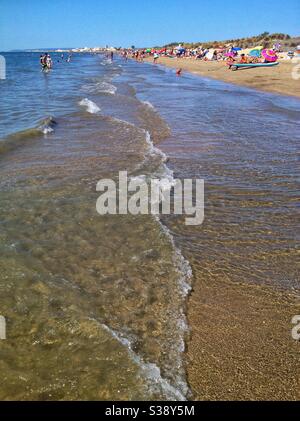 Plage du petit travers en été, Carnon, Occitanie France Banque D'Images