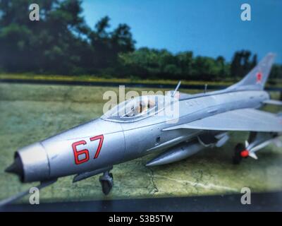 Avion modèle MIG 21 Fishbed 1/72 Banque D'Images