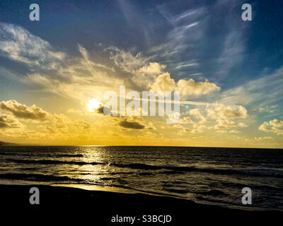 Aberystwyth, pays de Galles de l'Ouest, Royaume-Uni. Dimanche 22 novembre 2020. Météo: Une belle soirée à Aberystwyth. Crédit photo ©️ Rose Voon / Alamy Live News. Banque D'Images