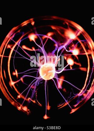 Boule de plasma éclairée Banque D'Images