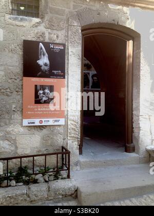 Exposition de photographie marocaine, les Baux-de-Provence, France. Banque D'Images