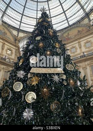 Arbre de Noël SWAROVSKI dans la galerie Vittorio Emanuele II Milan, Italie Banque D'Images