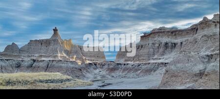 Formations rocheuses érodées dans le parc national des Badlands, Dakota du Sud, États-Unis Banque D'Images