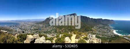 Belle vue vers Table Mountain, le Cap, Afrique du Sud Banque D'Images