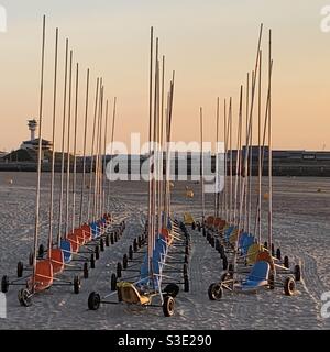 Chartes à voiles sur la plage de Boulogne-sur-Mer Banque D'Images