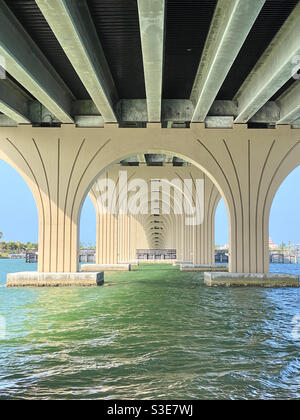 Delgado Memorial Bridge, Pinellas Bayway, Saint-Pétersbourg, Floride Banque D'Images