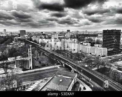 Vue sur la ville de Berlin Ouest depuis une tour de Hansaviertel, Allemagne Banque D'Images