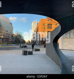 Sean collier Memorial, MIT, Cambridge, Massachusetts, États-Unis. La sculpture de J. Meejin Yoon rappelle l'officier de police du MIT tué à la suite de l'attentat du marathon de Boston. Banque D'Images
