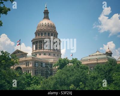 Bâtiment du Capitole à Austin, Texas contre ciel bleu Banque D'Images