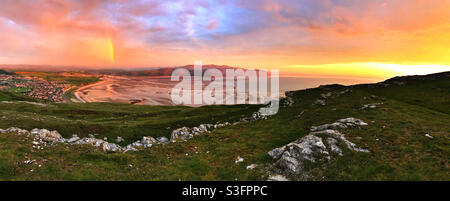 Une vue spectaculaire sur la chaîne de montagnes de Snowdonia depuis la Grande Orme, Llandudno, pays de Galles Banque D'Images